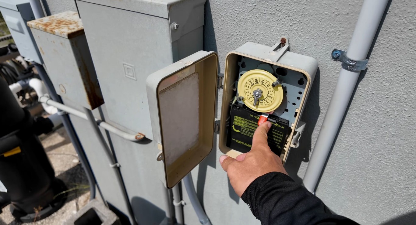 Pool filter equipment and timer maintenance in Miami Gardens, FL